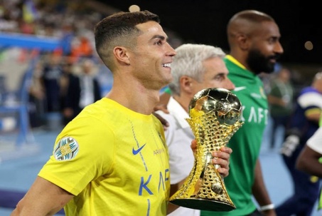 Ronaldo "chốt" gia hạn 2 năm ở Al Nassr: Chương cuối của huyền thoại vĩ đại