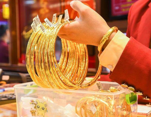 Nhờ mua vàng sớm, nhiều người ôm lãi "khủng".
