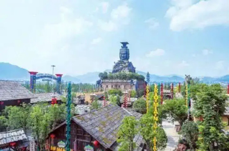 Cận cảnh khu du lịch có nội dung tuyển dụng "độc nhất vô nhị"