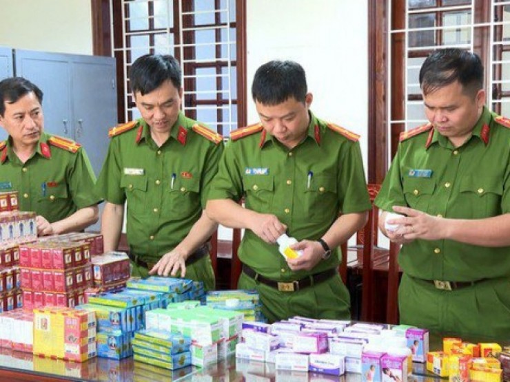 Bất ngờ với thủ đoạn của đường dây sản xuất thuốc giả “khủng“, thu lời hàng trăm tỉ đồng