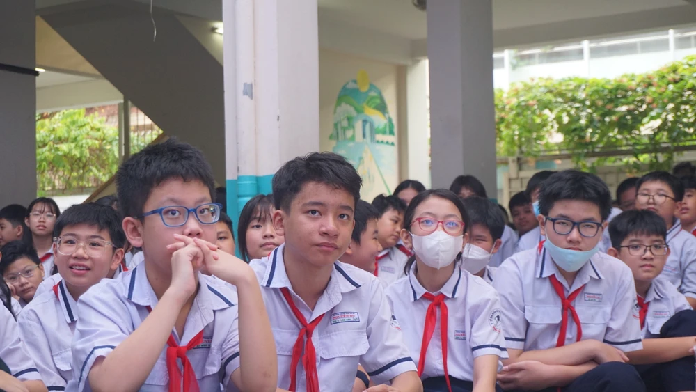 Học sinh Trường THCS Nguyễn Du, quận 1, trong 1 hoạt động chuyên đề. Ảnh minh hoạ: NGUYỄN QUYÊN