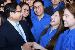 Hòa Minzy tự hào khi được Thủ tướng khen trước dân làng