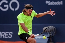 Barcelona Open ngày 3: Tsitsipas  &  Ruud cùng đi tiếp