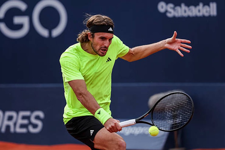 Tsitsipas rất vững trong giao bóng trong trận thắng Korda