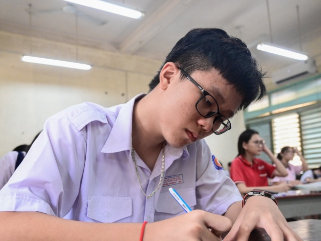 Top 10 trường có điểm chuẩn lớp 10 cao nhất TPHCM, học giỏi cũng khó chen chân