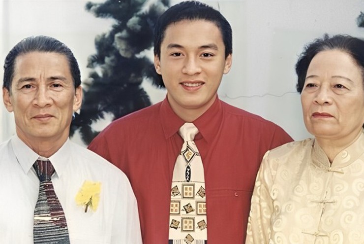 Mẹ ruột Lam Trường qua đời, bà xã nam ca sĩ đăng khoảnh khắc ý nghĩa