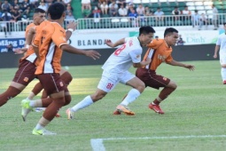 Trực tiếp bóng đá HAGL - Hà Tĩnh: Bỏ lỡ đáng tiếc (V-League) (Hết giờ)