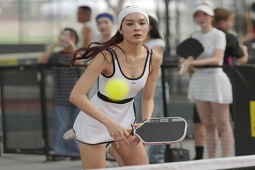 Á hậu Hồng Hạnh cùng dàn mỹ nhân nóng bỏng so tài các ngôi sao pickleball thế giới