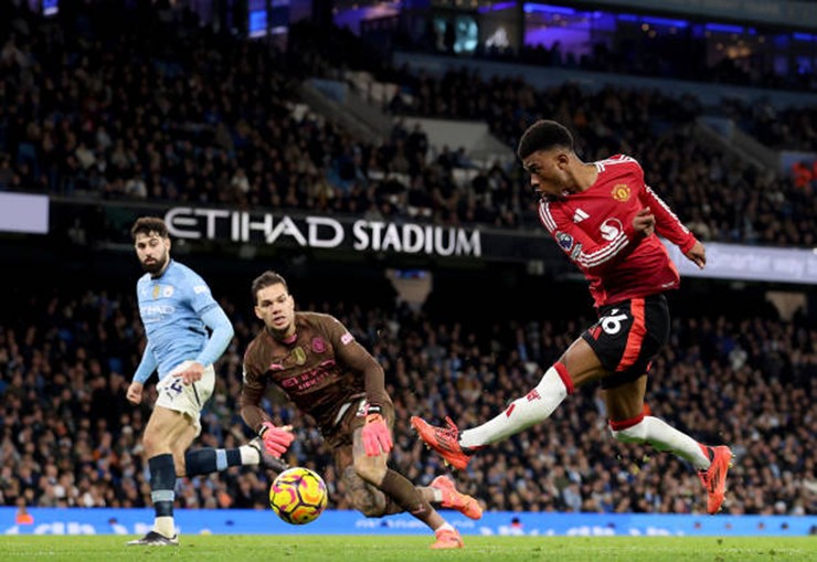 Amad Diallo tái hiện khoảnh khắc "Fergie Time" trong trận derby Manchester&nbsp;đầu tiên của HLV Amorim