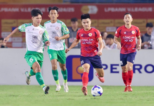 Trực tiếp bóng đá Công an Hà Nội - TP. HCM: Chủ nhà chỉ còn 9 người (V-League) (Hết giờ) - 1