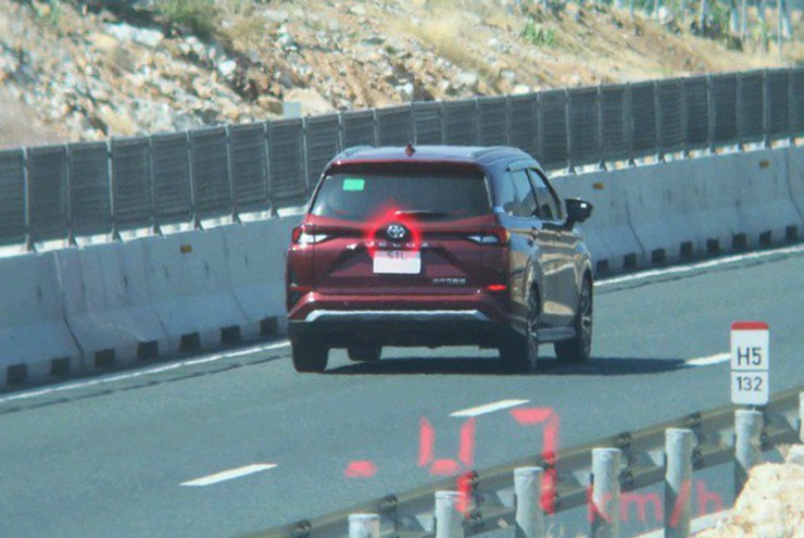 Chạy xe dưới tốc độ quy định trên Cao tốc bị phạt ra sao?