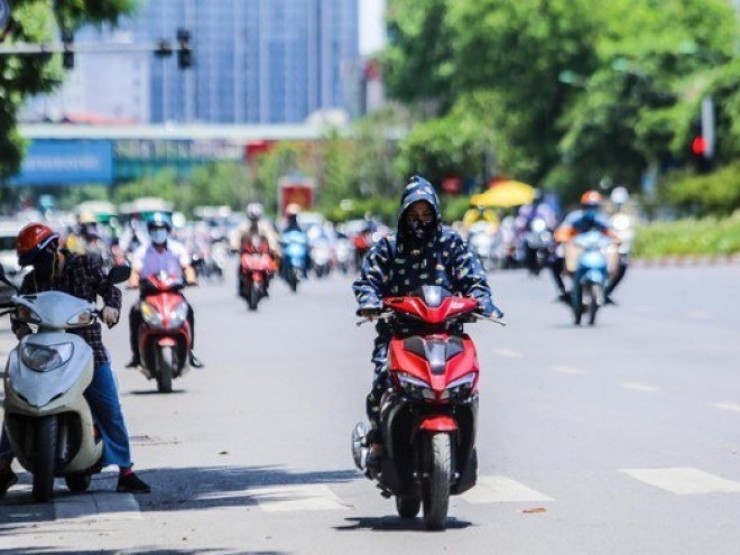 Nhận định mới về nắng nóng ở miền Bắc, miền Trung