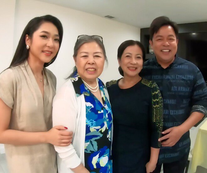 Quang Lê khoe được Hà Thanh Xuân đến thăm biệt thự riêng, khung cảnh đứng cạnh "mẹ vợ tương lai" như gia đình - 4