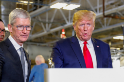 Tim Cook giúp Apple thoát đòn thuế của Trump thế nào