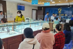 Giá vàng miếng SJC, vàng nhẫn rớt thẳng đứng sau một ngày có  " chỉ đạo nóng " 