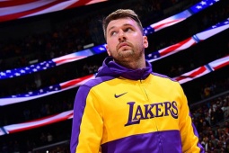 Nóng nhất thể thao sáng 19/4: Doncic tức ném điện thoại khi bị đổi sang LA Lakers