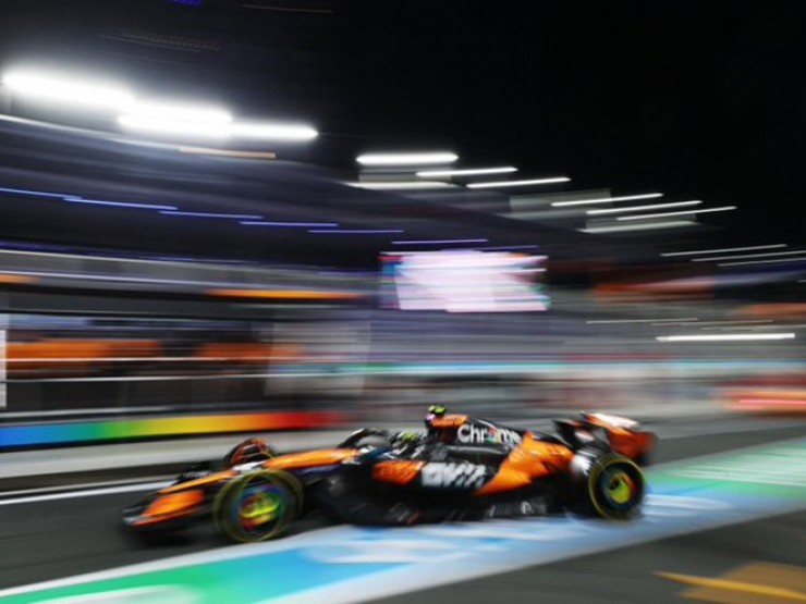 Đua xe F1, thử nghiệm Saudi Arabian GP: McLaren tiếp tục “ngự” đỉnh bảnh, Red Bull gặp tai nạn phút cuối