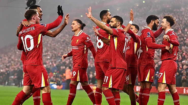 Liverpool hướng đến lễ đăng quang sớm