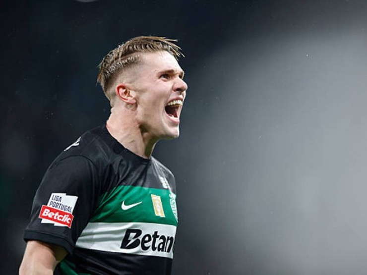 Trò cũ HLV Amorim lập hat-trick, vượt Salah trở thành cầu thủ tấn công số 1 châu Âu