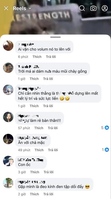 Đáng nói, S từng được biết đến là một gymer có thân hình săn chắc, phong cách sống tích cực và thường xuyên chia sẻ bài tập hiệu quả. Nhưng hiện tại, cô đang bị gắn mác là người làm nội dung “câu view bằng hình thể”, làm lệch lạc tinh thần tập gym chân chính.