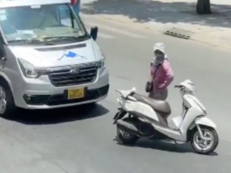 Từ clip gây xôn xao mạng xã hội, CSGT TP HCM làm việc với tài xế xe Hoàng Yến và 1 phụ nữ