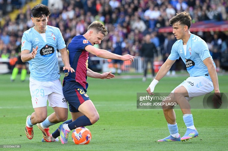 Tình huống va chạm giúp Olmo kiếm về quả 11m quyết định cho Barcelona