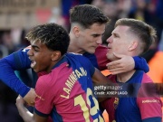 Bóng đá - Barcelona ngược dòng nghẹt thở: Szczesny sai lầm và tài ứng biến của Flick