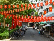 Bạn trẻ - Cuộc sống - Người nước ngoài ấn tượng với không khí lễ 30/4