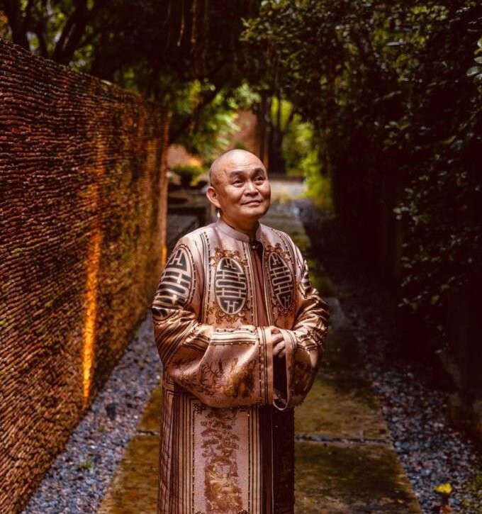 Xuân Hinh chụp tại Bảo tàng đạo Mẫu. Ảnh: Nhân vật cung cấp