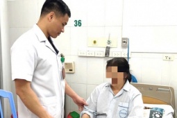Người phụ nữ phát hiện ung thư cực kỳ hiếm sau nhiều ngày bị đau bụng, sốt