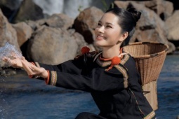 Cô gái Ê đê thi Hoa hậu Hoàn vũ Việt Nam