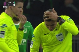 Tin mới nhất bóng đá tối 21/4: CĐV bị bắt vì tấn công trọng tài ở giải Ligue 1