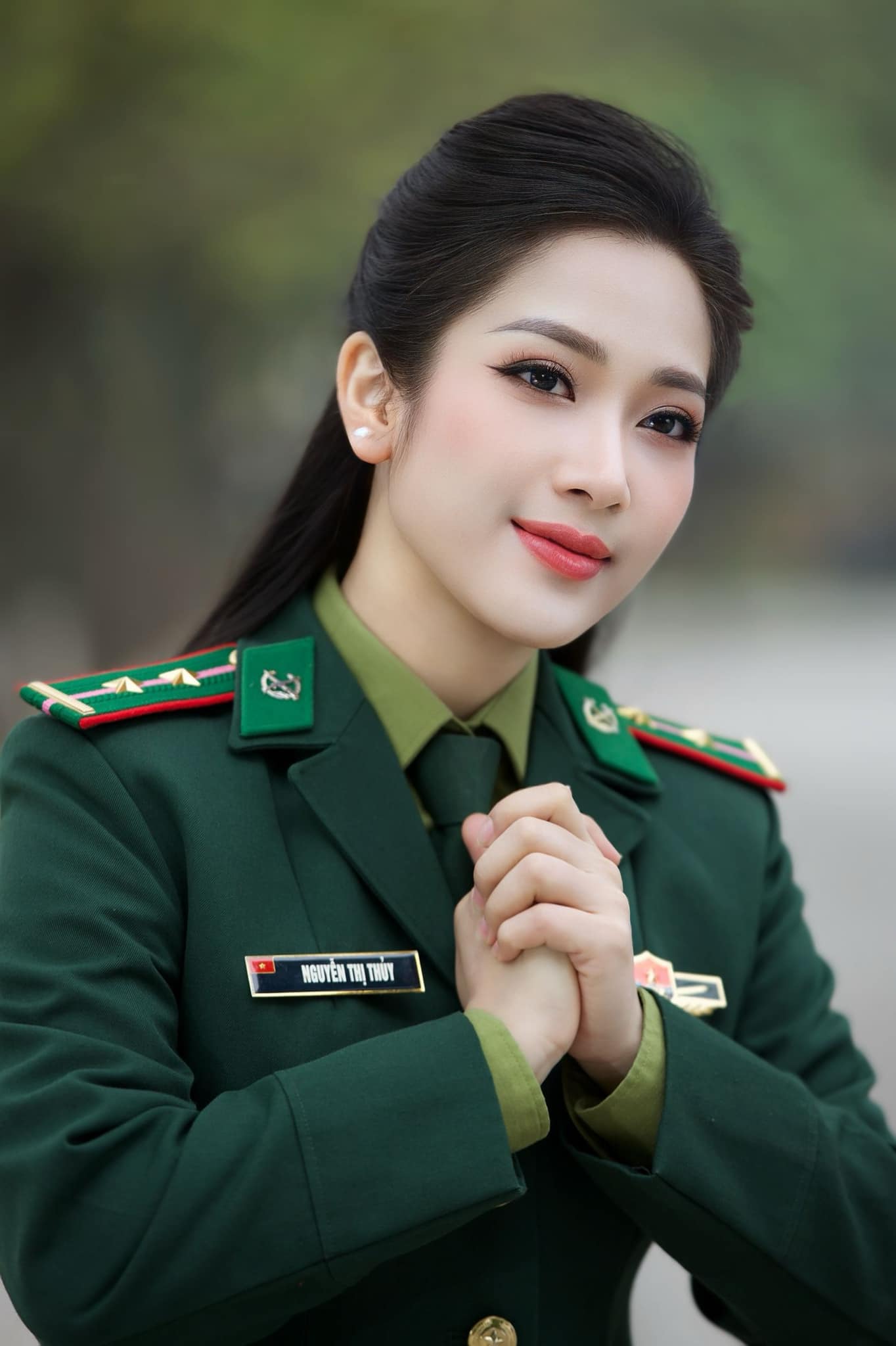 Nữ chiến sỹ xinh đẹp khiến dân mạng rần rần tìm kiếm là ai? - 13