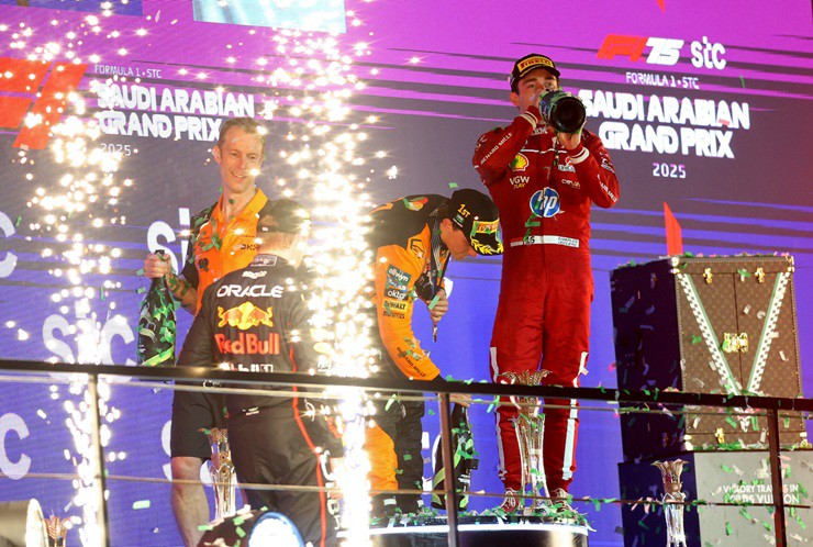 Piastri,&nbsp;Verstappen và&nbsp;Leclerc ăn mừng trên bục&nbsp;podium