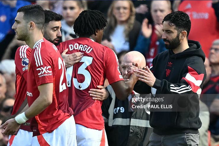 MU lặp lại ác mộng sau 62 năm, báo Anh chờ Amorim tái hiện kỳ tích Sir Alex