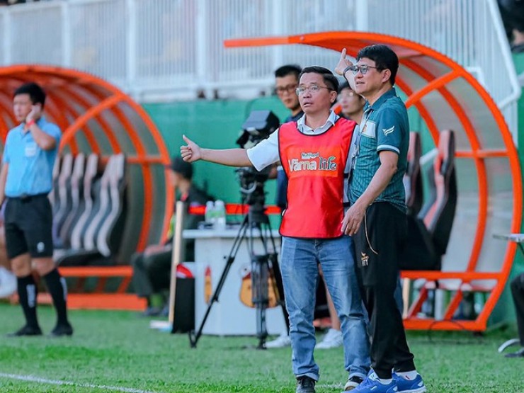 2 sếp ở CLB HAGL nhà bầu Đức bị phạt nặng vì lăng mạ trọng tài