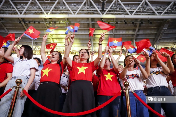 Mãn nhãn màn trình diễn pháo hoa chào mừng kỷ niệm 50 năm Giải phóng miền Nam - 15