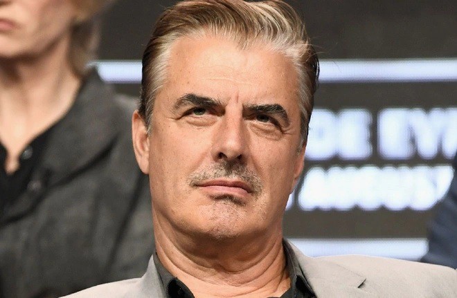 Chris Noth bị cáo buộc tấn công tình dục nhiều người phụ nữ.