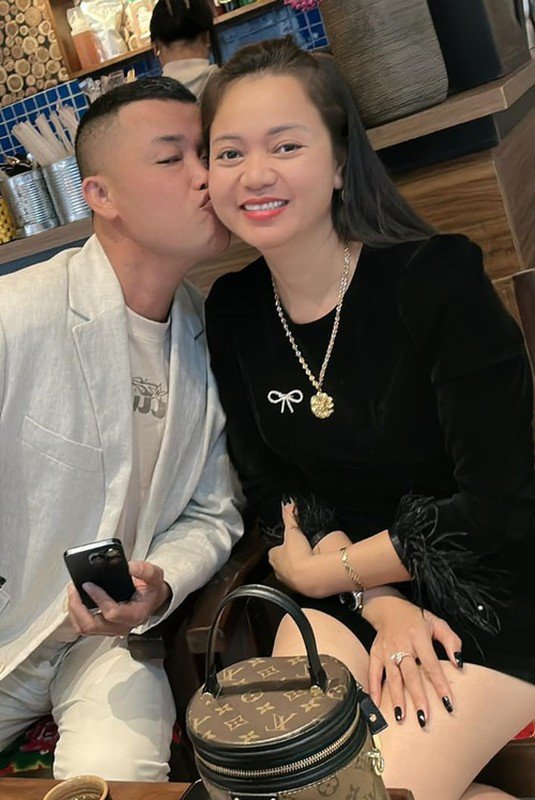 Hiệp Gà chia sẻ trên Vietnamnet, Thu Hà có cô con gái sinh năm 2002, đã tốt nghiệp đại học. Ảnh: FB Hiệp Gà.