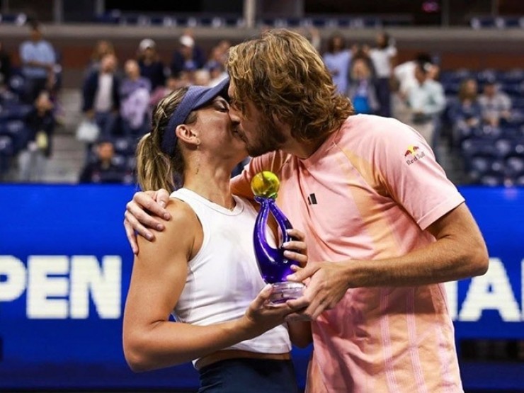 Nóng nhất thể thao sáng 23/4: Tsitsipas phản ứng vì câu hỏi liên quan đến bạn gái