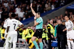 Real Madrid điên tiết vì VAR, Barcelona hưởng lợi nhất La Liga