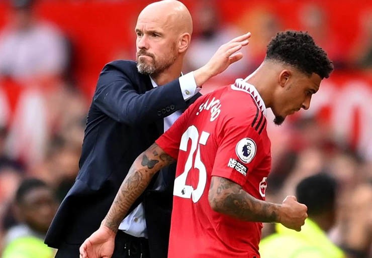 Vụ mâu thuẫn với cựu HLV MU là Erik Ten Hag khiến Sancho phải "lưu lạc" đến Chelsea