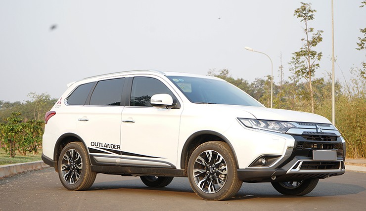 Giá xe Mitsubishi Outlander lăn bánh tháng 4/2025 - 3