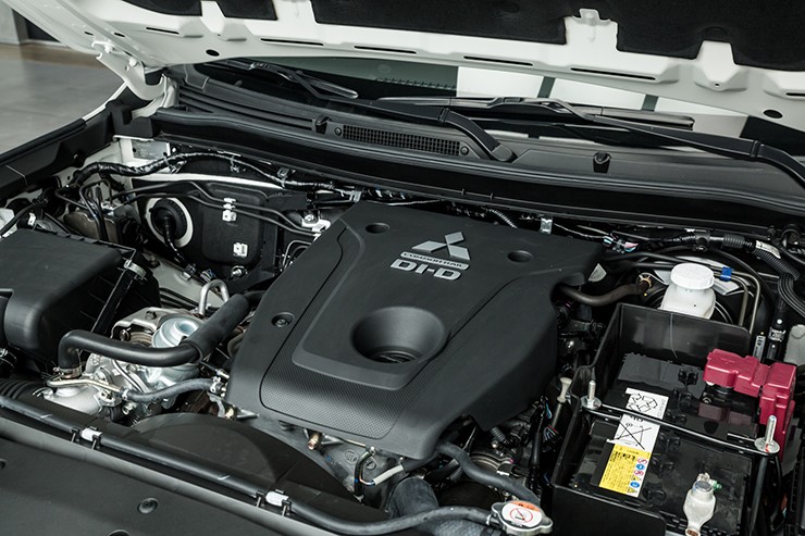 Giá xe Mitsubishi Pajero Sport lăn bánh tháng 4/2025 - 12
