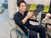Lý do ngỡ ngàng khiến diễn viên Huỳnh Anh phải ngồi xe lăn