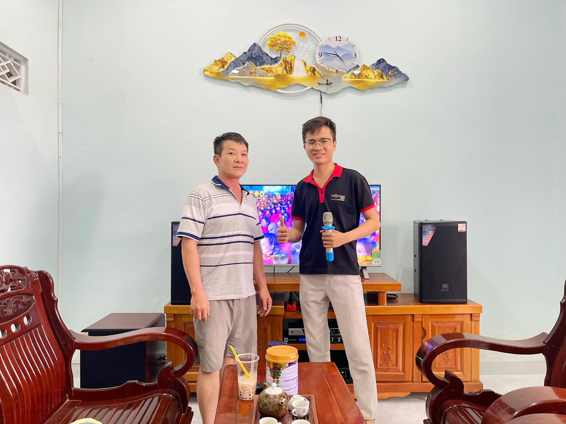 Khách hàng tin tưởng sử dụng các bộ dàn karaoke tại Bảo Châu Elec