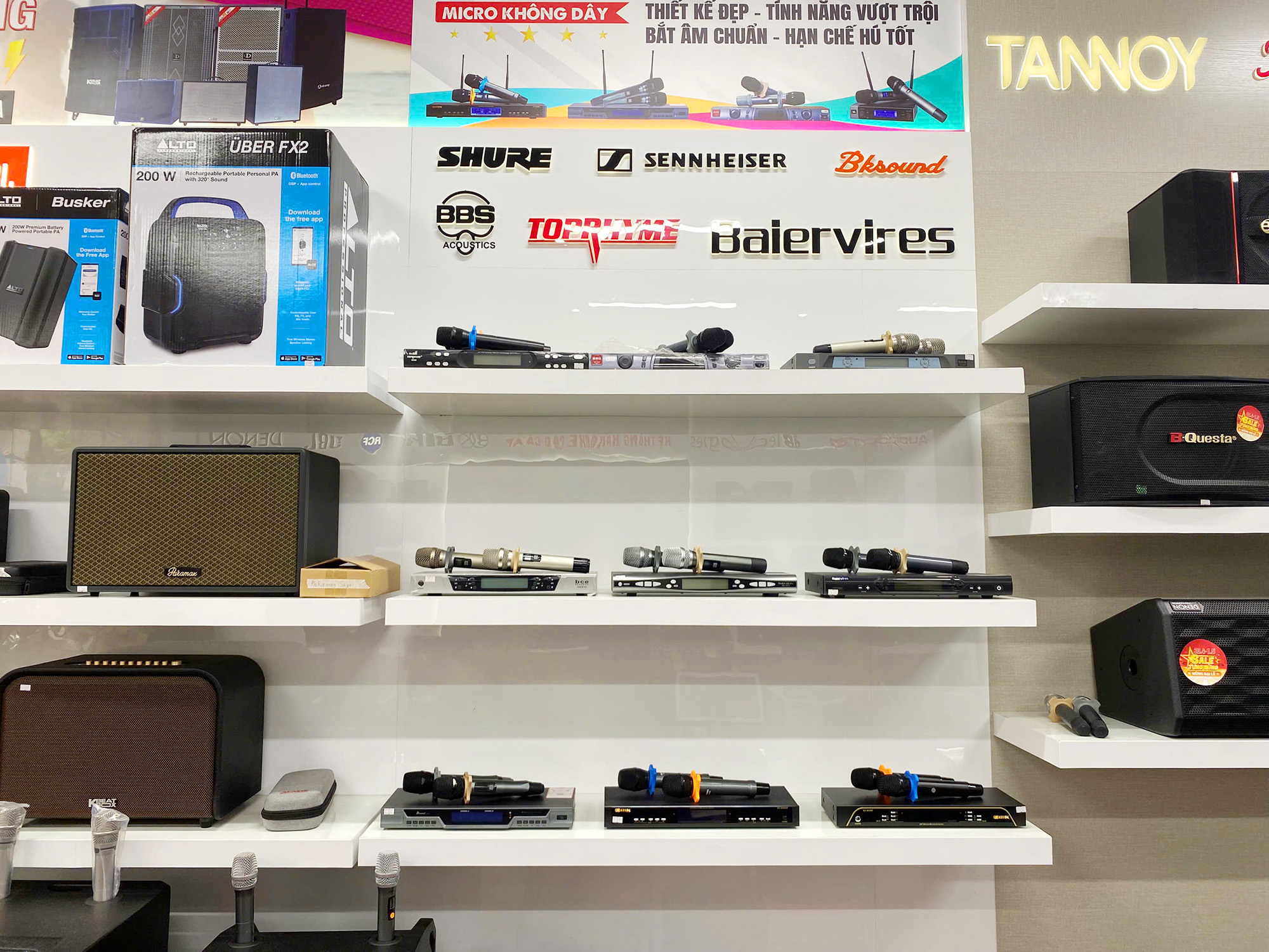 Đa dạng các mẫu micro không dây dành cho karaoke