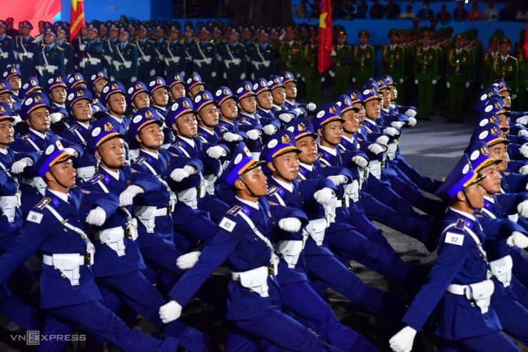 Quân đội Việt Nam, Campuchia, Lào hợp luyện trên đường Lê Duẩn - 2