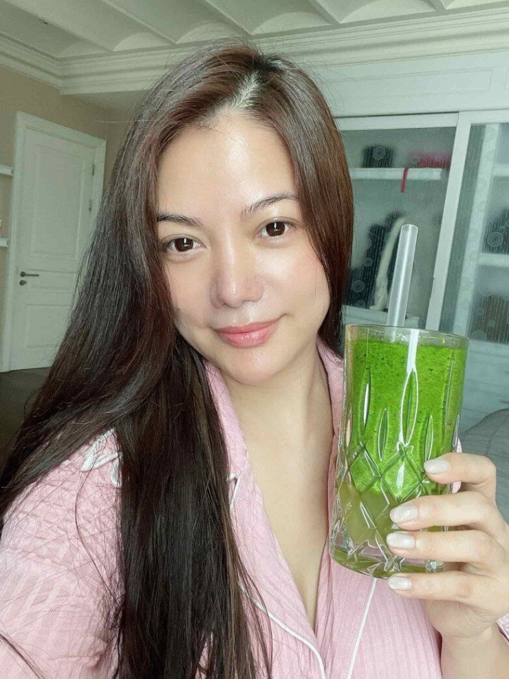 Đều 49 tuổi, Thư Kỳ của Cbiz là "nữ thần mặt mộc", Trương Ngọc Ánh của Việt Nam trẻ đẹp không thua kém - 7