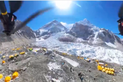 Lần đầu tiên máy bay không người lái xuất hiện trên đỉnh Everest